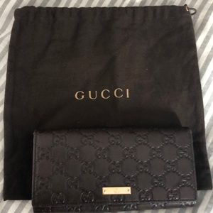 AUTHENTIC GUCCI wallet with chain